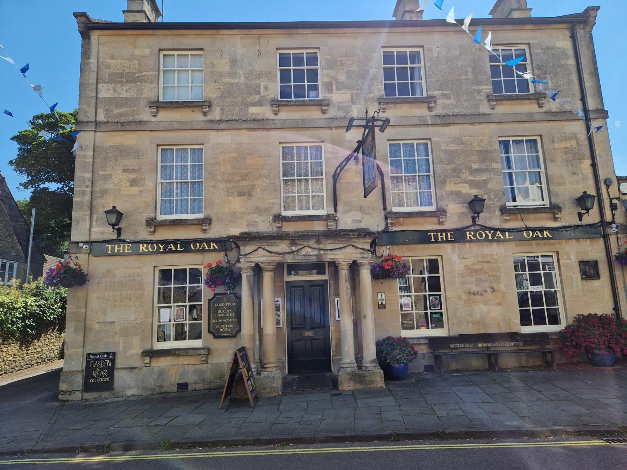 Hotel The Royal Oak Corsham Esterno foto