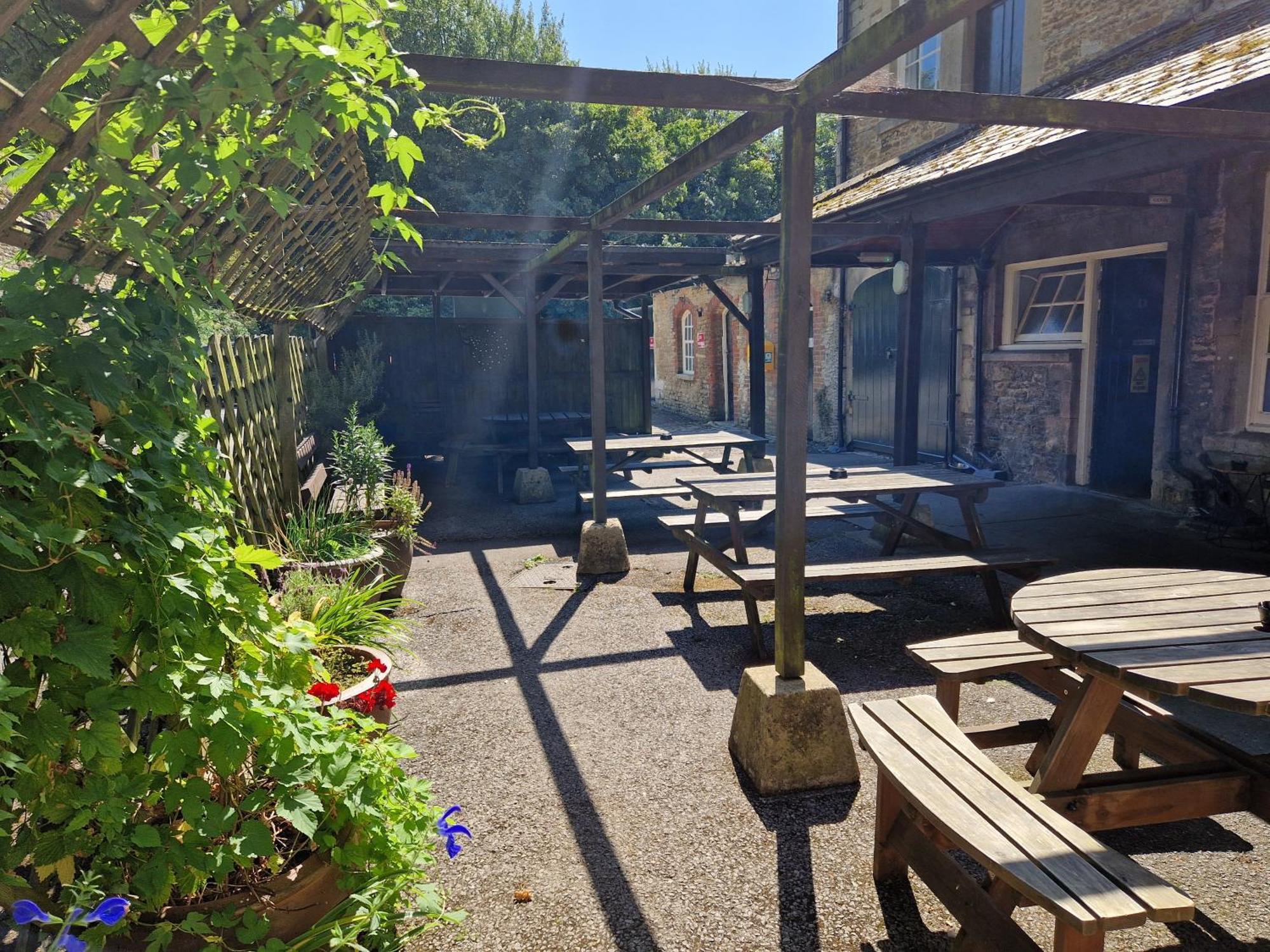 Hotel The Royal Oak Corsham Esterno foto